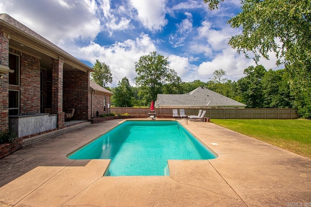 909 Nature Way, Benton, AR 72019 - view of pool featuring a patio area and a fenced backyard