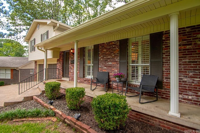 4 Coachlight Cir, Little Rock, AR 72227 - view of porch