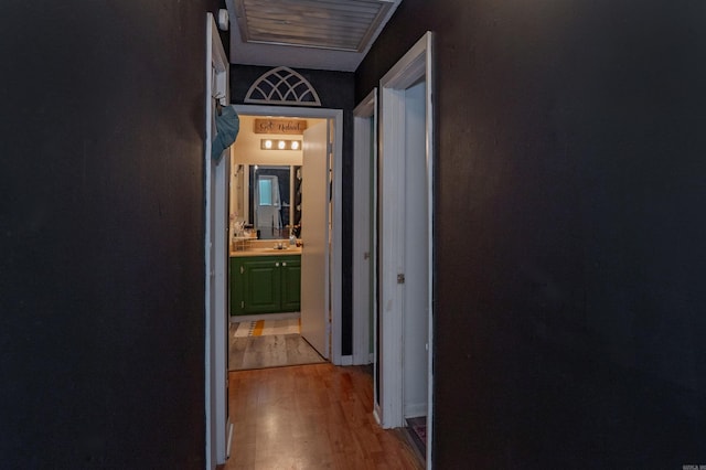 103 N Greer Dr, Searcy, AR 72143 - hallway featuring light wood finished floors