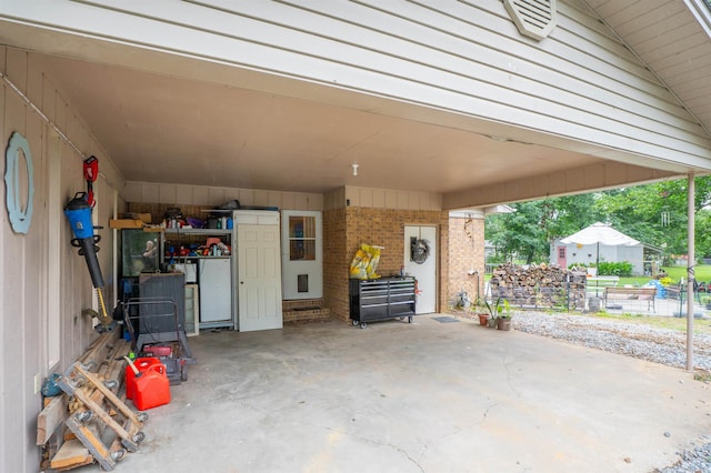 103 N Greer Dr, Searcy, AR 72143 - view of garage