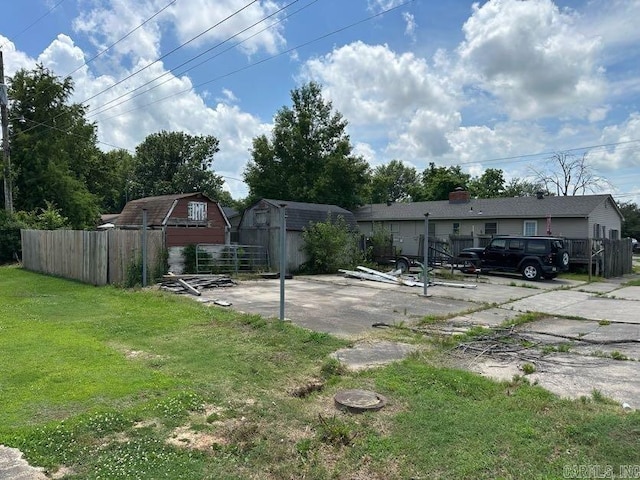 1901 S Buerkle St, Stuttgart, AR 72160 - view of yard with a storage unit