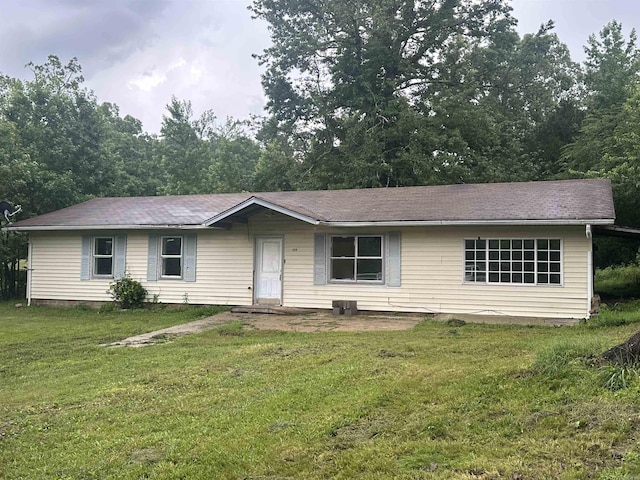 109 Randallwood Dr, Hot Springs Village, AR 71909 - ranch-style house featuring a front lawn