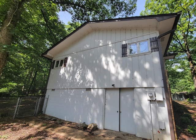 1 Sierra Ln, Hot Springs Village, AR 71909 - view of home's exterior with a gate