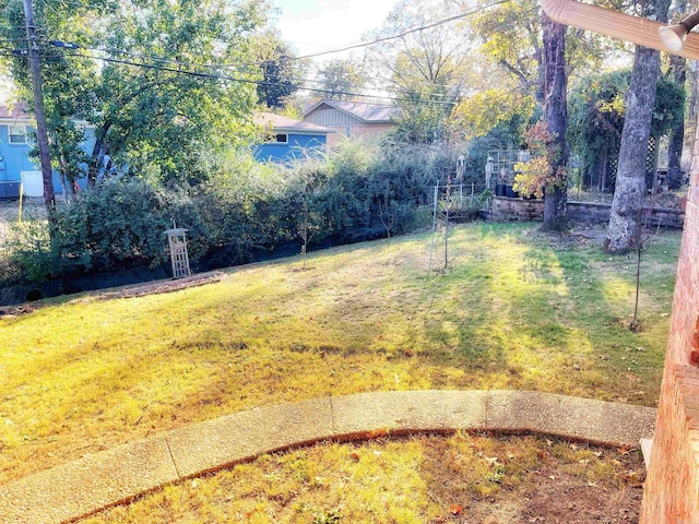 4108 Royal Oak Dr, North Little Rock, AR 72116 - view of grassy yard