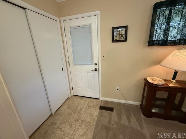 209 Crouch St, Benton, AR 72015 - entryway featuring baseboards