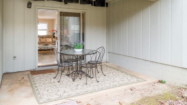 10 Abaron Pl, Hot Springs Village, AR 71909 - view of patio with outdoor dining space