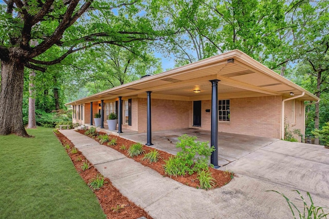 20 Robinwood Rd, Little Rock, AR 72227 - single story home featuring brick siding and a front yard