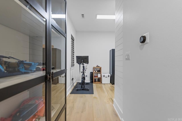 7509 S Shoreline, Benton, AR 72019 - hallway with light wood-style floors