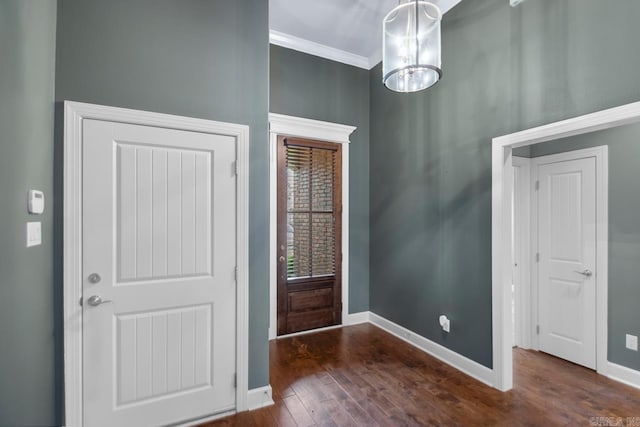 9 Bishop Pl, Little Rock, AR 72223 - entryway with wood finished floors and crown molding