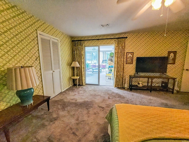 1127 Twin Points Rd Unit A, Hot Springs, AR 71913 - living room with carpet floors, ceiling fan, and wallpapered walls