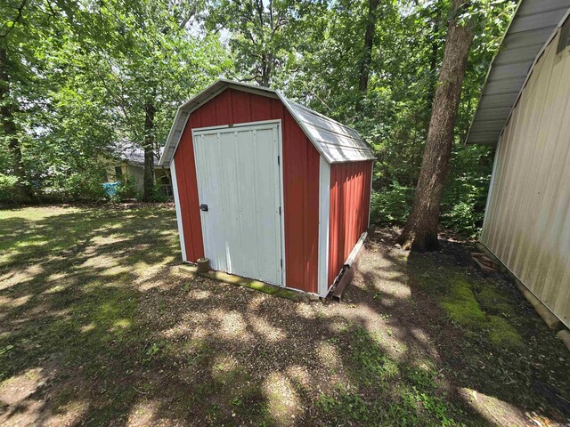 1206 Broadway Ave, Bull Shoals, AR 72619 - view of shed