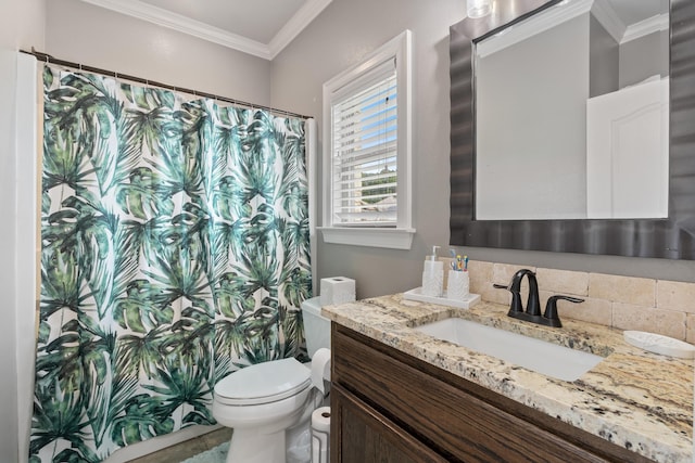 2705 Pulaski Dr, Conway, AR 72034 - bathroom featuring vanity, crown molding, and a shower with curtain
