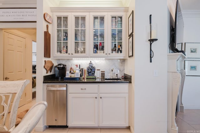 410A Halteria, Hot Springs, AR 71913 - indoor wet bar featuring tasteful backsplash and light tile patterned floors