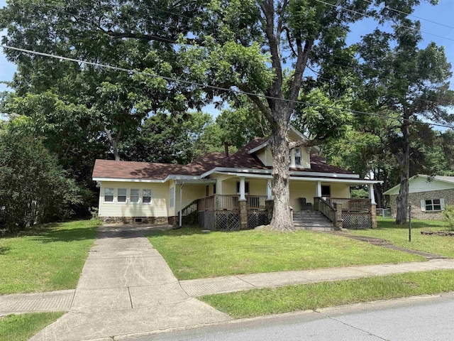 408 Case St, Heber Springs, AR 72543 - bungalow-style home featuring covered porch, driveway, and a front lawn
