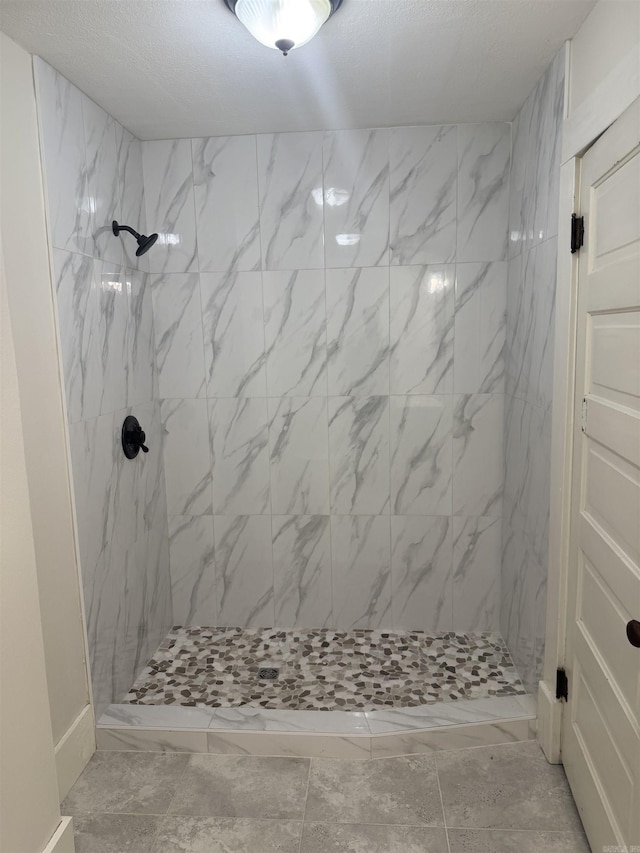 408 Case St, Heber Springs, AR 72543 - full bath with a tile shower and baseboards