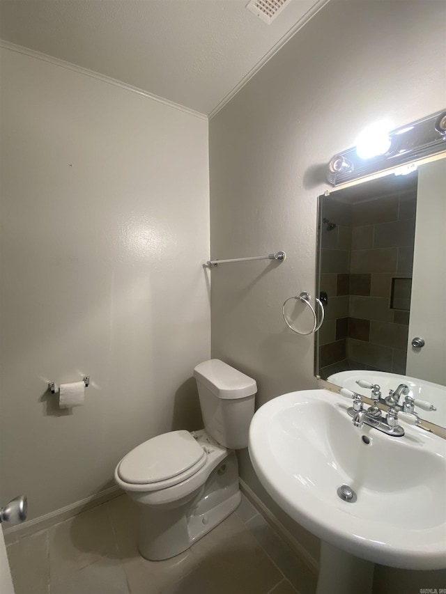 9425 Labette Dr, Little Rock, AR 72205 - bathroom featuring a sink and ornamental molding