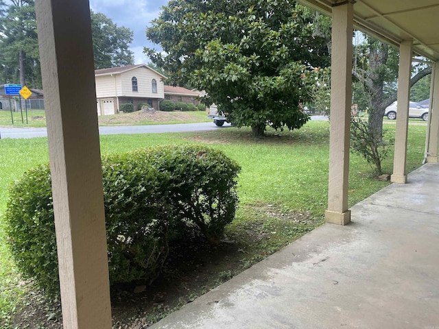 9425 Labette Dr, Little Rock, AR 72205 - view of grassy yard