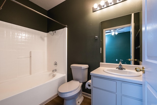 800 N St Unit 48, Little Rock, AR 72201 - bathroom featuring washtub / shower combination, vanity, wood finished floors, and ceiling fan