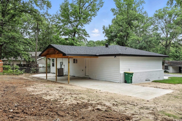 43 S Wakefield Dr, Little Rock, AR 72209 - rear view of house with a shingled roof