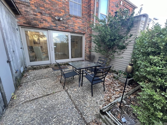 1824 N Hughes St, Little Rock, AR 72207 - view of patio with outdoor dining area