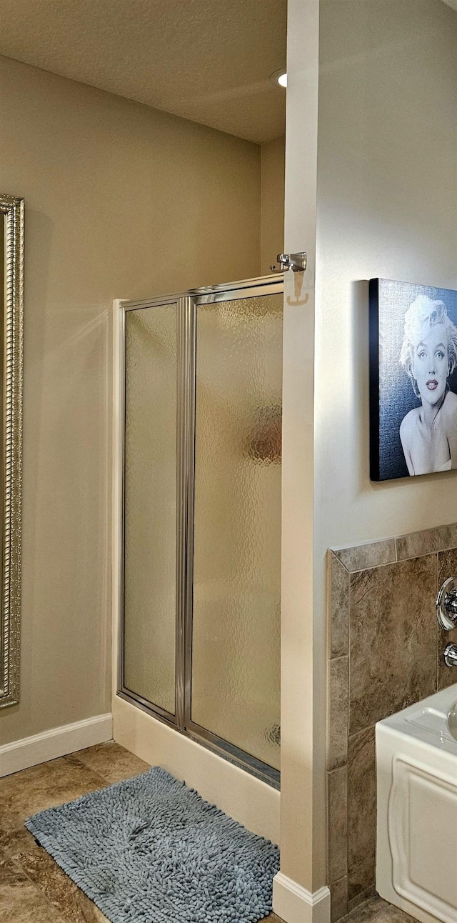 795 S Hill Dr, Jonesboro, AR 72401 - full bath featuring a shower stall and a bath