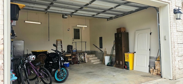795 S Hill Dr, Jonesboro, AR 72401 - garage with a garage door opener