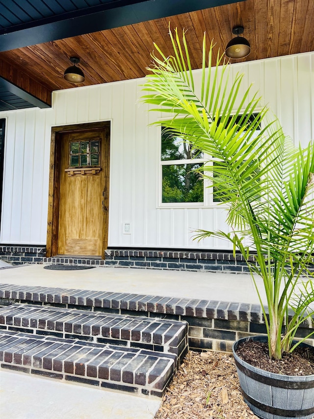 112 S Eagle, Sheridan, AR 72150 - property entrance with board and batten siding