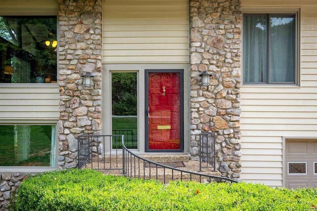 2908 Breckenridge Dr, Little Rock, AR 72227 - property entrance featuring stone siding