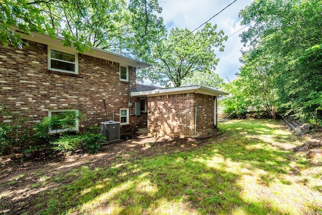 7002 Amherst Dr, Little Rock, AR 72205 - view of grassy yard