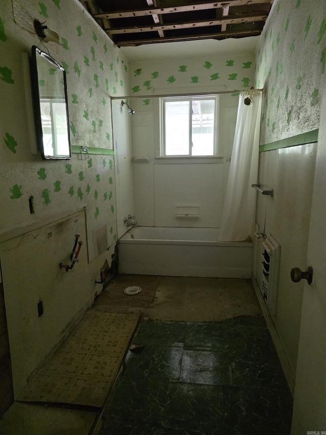 499 Polk Rd Unit 125, Mena, AR 71953 - full bathroom with wallpapered walls, shower / tub combo, and heating unit