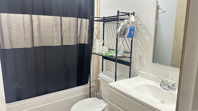 6273 Mc, Fouke, AR 71837 - bathroom with vanity and shower / bath combo with shower curtain