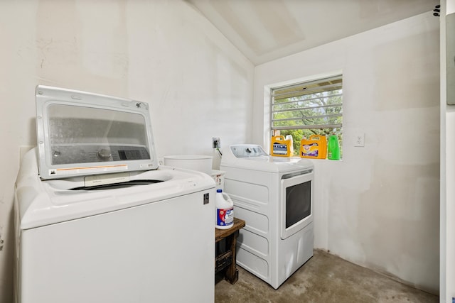 100 E Scenic Dr, North Little Rock, AR 72118 - laundry room featuring washing machine and clothes dryer
