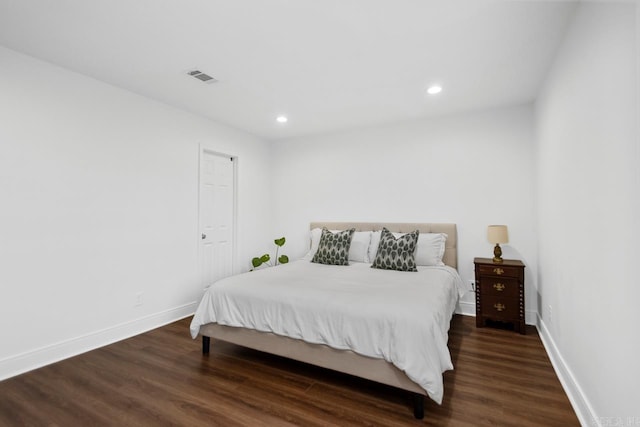 26 Buttermilk Rd, Little Rock, AR 72227 - bedroom featuring wood finished floors and recessed lighting