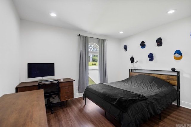 26 Buttermilk Rd, Little Rock, AR 72227 - bedroom with dark wood-type flooring, recessed lighting, and an office area
