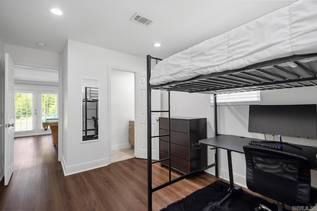 26 Buttermilk Rd, Little Rock, AR 72227 - bedroom with wood finished floors, recessed lighting, and a desk