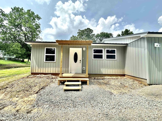 377 N 3rd St Unit B, Black Rock, AR 72415 - manufactured / mobile home featuring board and batten siding