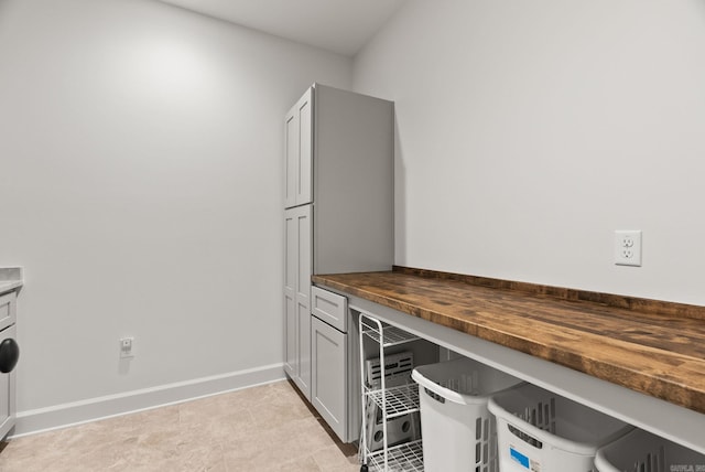 6600 Waverly Dr, Little Rock, AR 72207 - washroom with baseboards