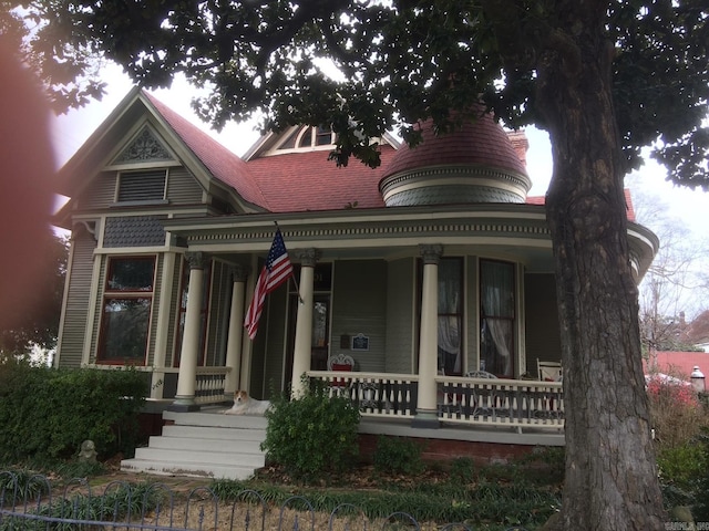 1701 Arch St, Little Rock, AR 72206 - victorian house with a porch