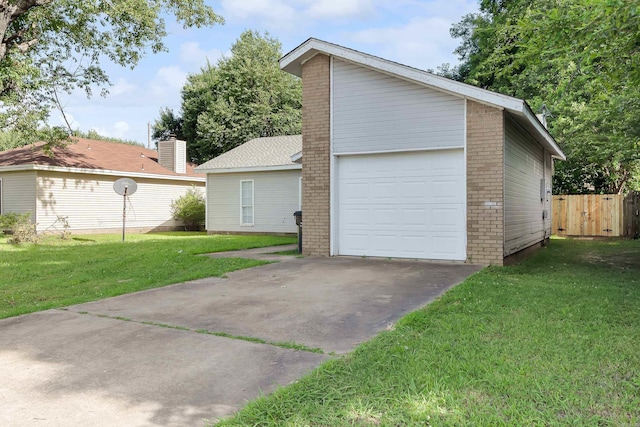 1607 W Washington Ave, Jonesboro, AR 72401 - detached garage featuring concrete driveway