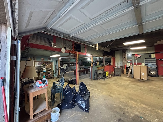 1702 S Ruddle Rd, Blytheville, AR 72315 - garage with a workshop area