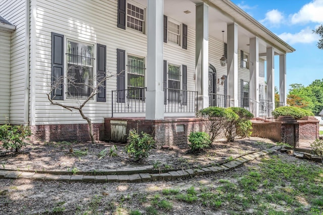 900 Melton Dr, Jonesboro, AR 72401 - view of side of home with covered porch