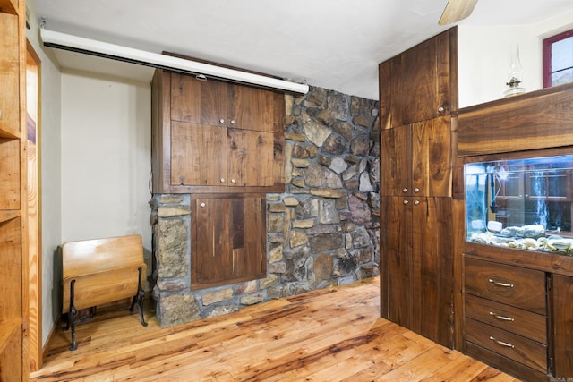 391 Bloodworth Rd, Searcy, AR 72143 - living area with wood finished floors