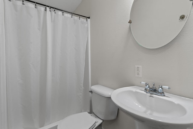 529 Charlie Stover, Royal, AR 71968 - bathroom featuring curtained shower