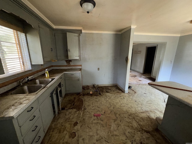 600 S Maple St, Little Rock, AR 72205 - kitchen with light countertops and crown molding