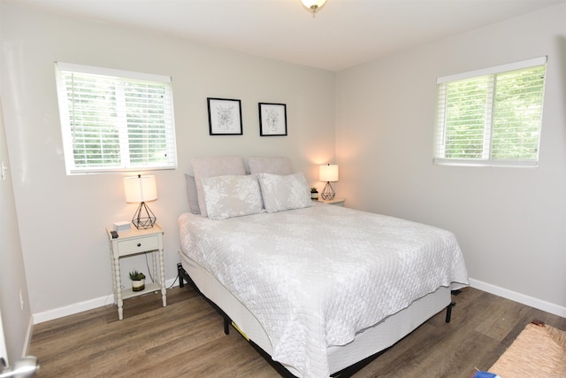 242 Lakeview Dr, Fairfield Bay, AR 72088 - bedroom with wood finished floors and baseboards