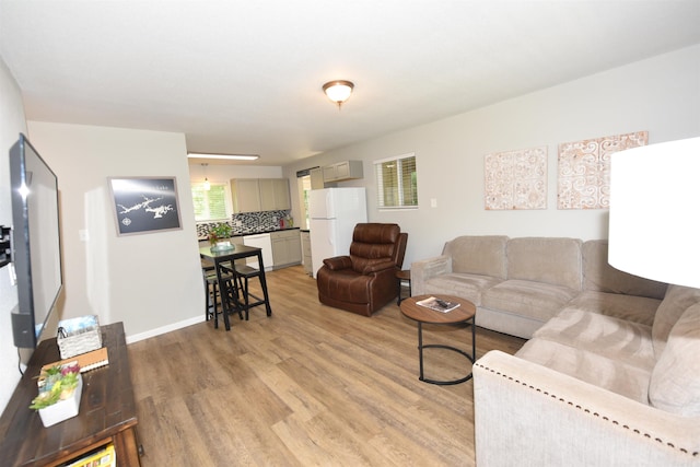 242 Lakeview Dr, Fairfield Bay, AR 72088 - living area with light wood-style flooring