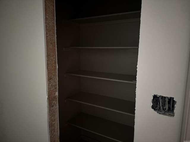 410 N Cedar St, Beebe, AR 72012 - view of closet
