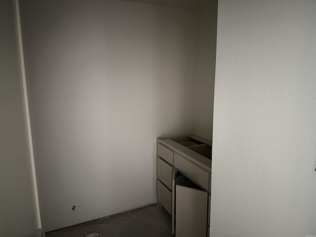410 N Cedar St, Beebe, AR 72012 - bathroom with concrete floors