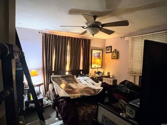 9105 Sunset Ln, Little Rock, AR 72209 - bedroom featuring a ceiling fan