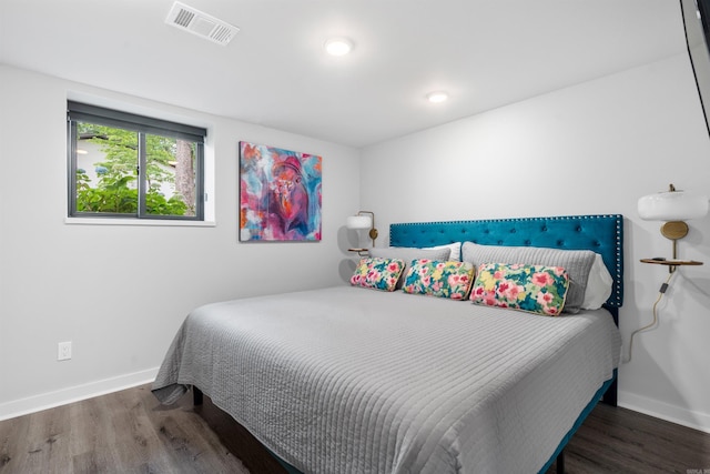1113 Twin Points Rd, Hot Springs, AR 71913 - bedroom featuring wood finished floors and recessed lighting